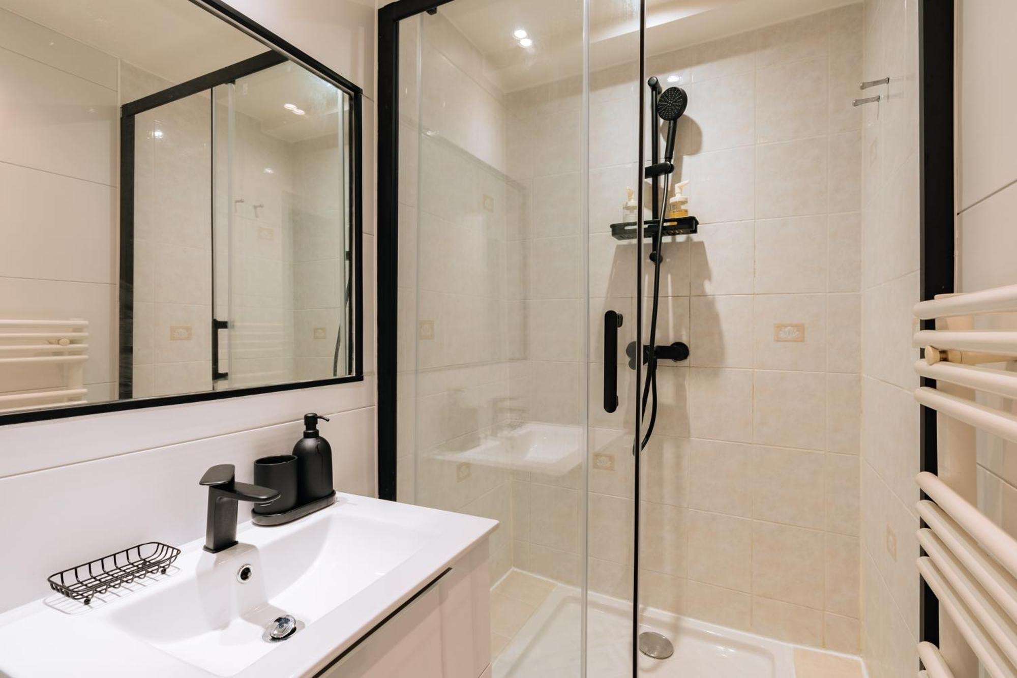 Апартаменты Chic & Stylish 1Bd Apart Louvre-Rivoli! Париж Экстерьер фото